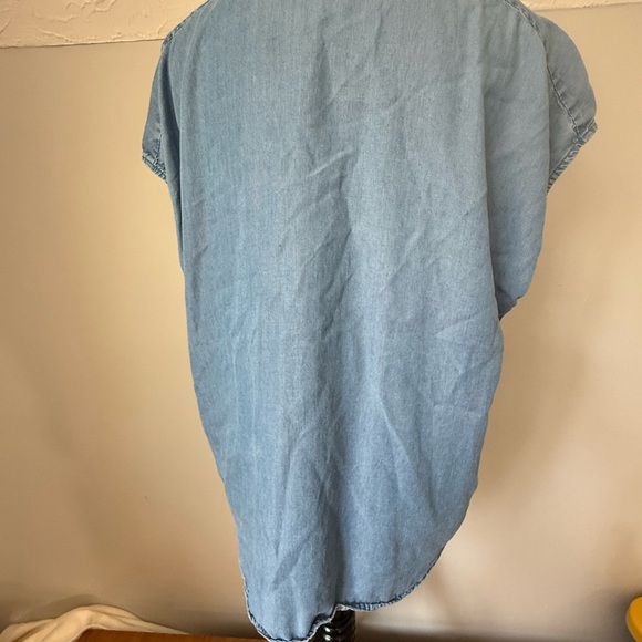 Liz Claiborne Light Blue Denim Tunic Top - Picture 3 of 5